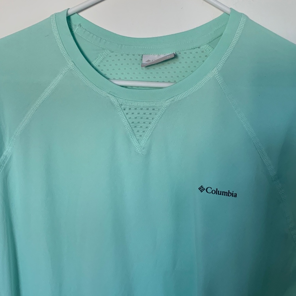 Columbia Women’s Aqua Short Sleeve Performance Shirt Size XL - Picture 2 of 15